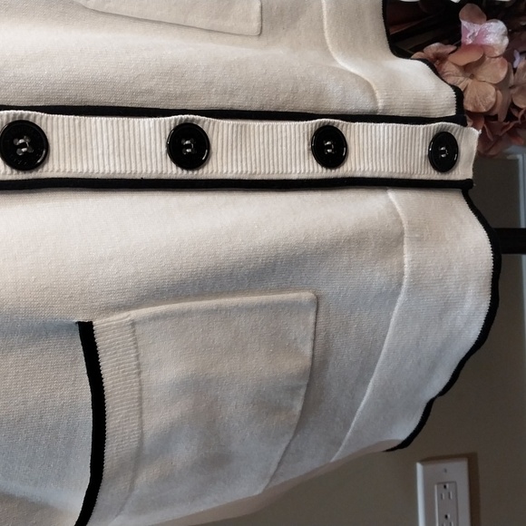 Nwt Xl &LARGE Karl Lagerfeld White Cardigan with Black Accents - Picture 16 of 16